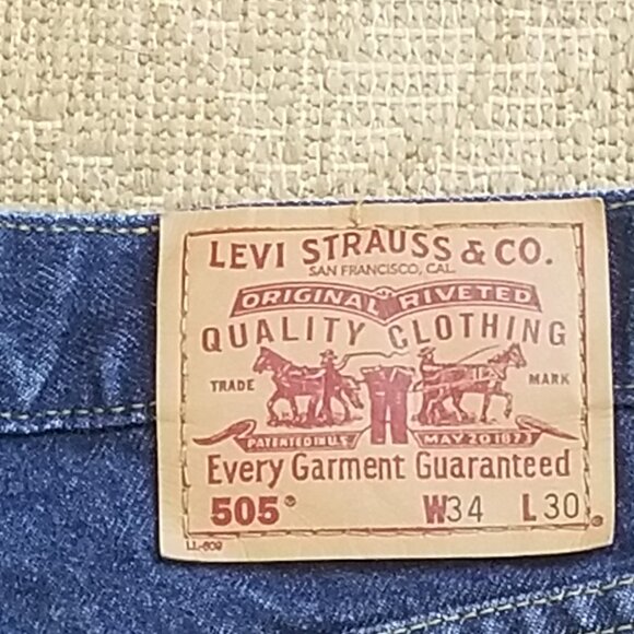 Vintage Levi’s 505 Men’s Jeans Straight Leg Classic Blue Denim USA 34-30 - Picture 3 of 7